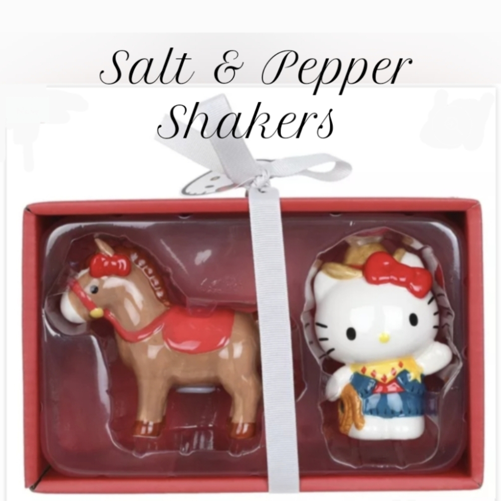 🆕Hello Kitty Salt & Pepper Shakers